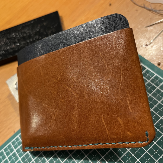 二つ折り財布の写真